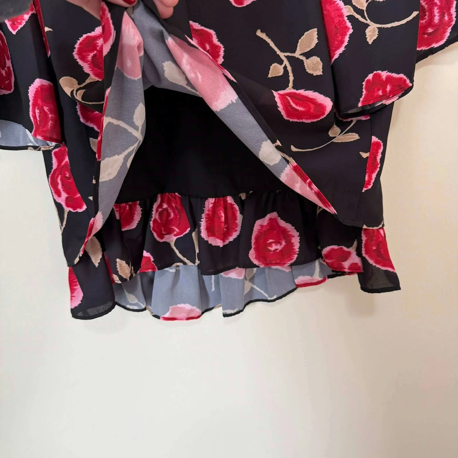 Kate Spade New York Rose Print Flutter Sleeve Blouse Top Black Pink XS - Image 3