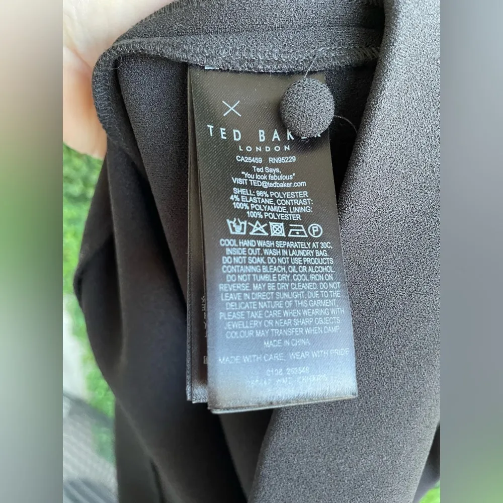 Ted Baker - NWT | Chharis Shift Sleeveless Stretch Dress | US 6/Ted 2 - Black - Image 12