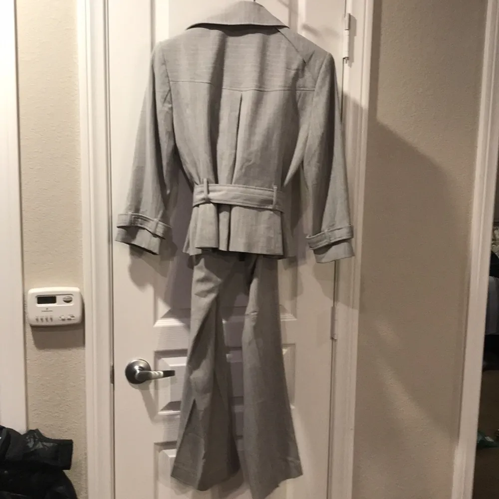 Sharagano Suits Gray Pinstriped Suit Set Belted Jacket Size 4 EUC - Image 3