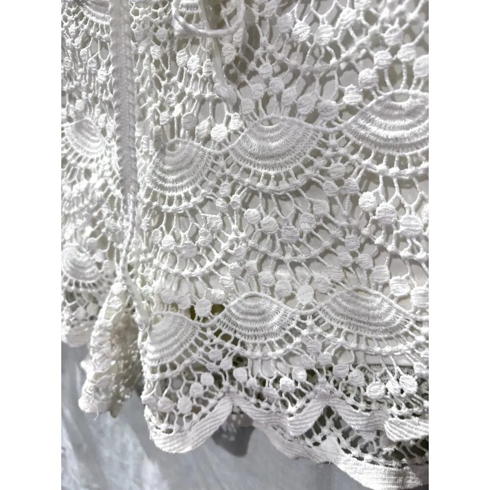 UNITED COLORS OF BENETTON Women's Scallop Tiered Crotchet Shorts Sz M - Image 4