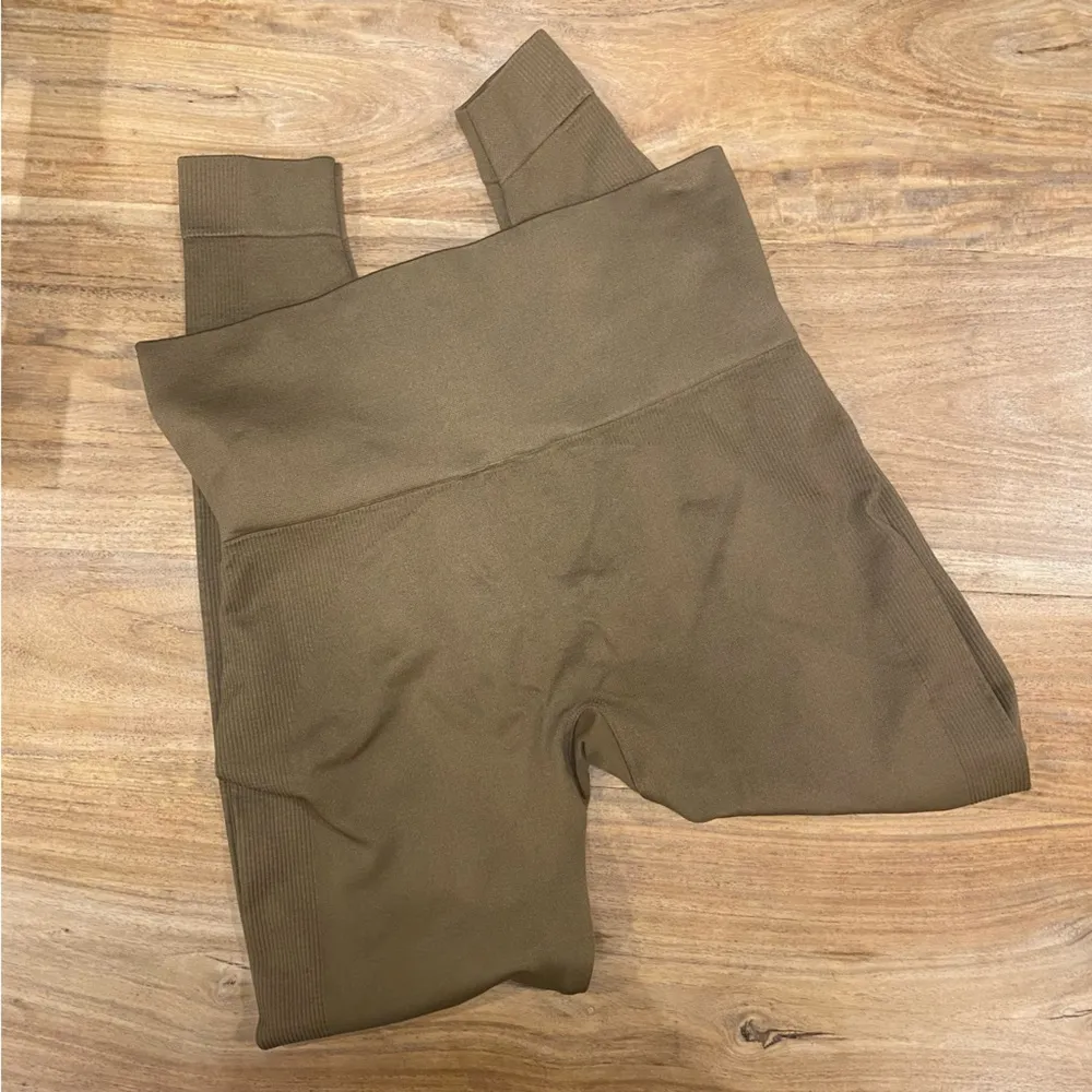 Set Active Sculptflex Penny Brown Leggings Size M - Image 4