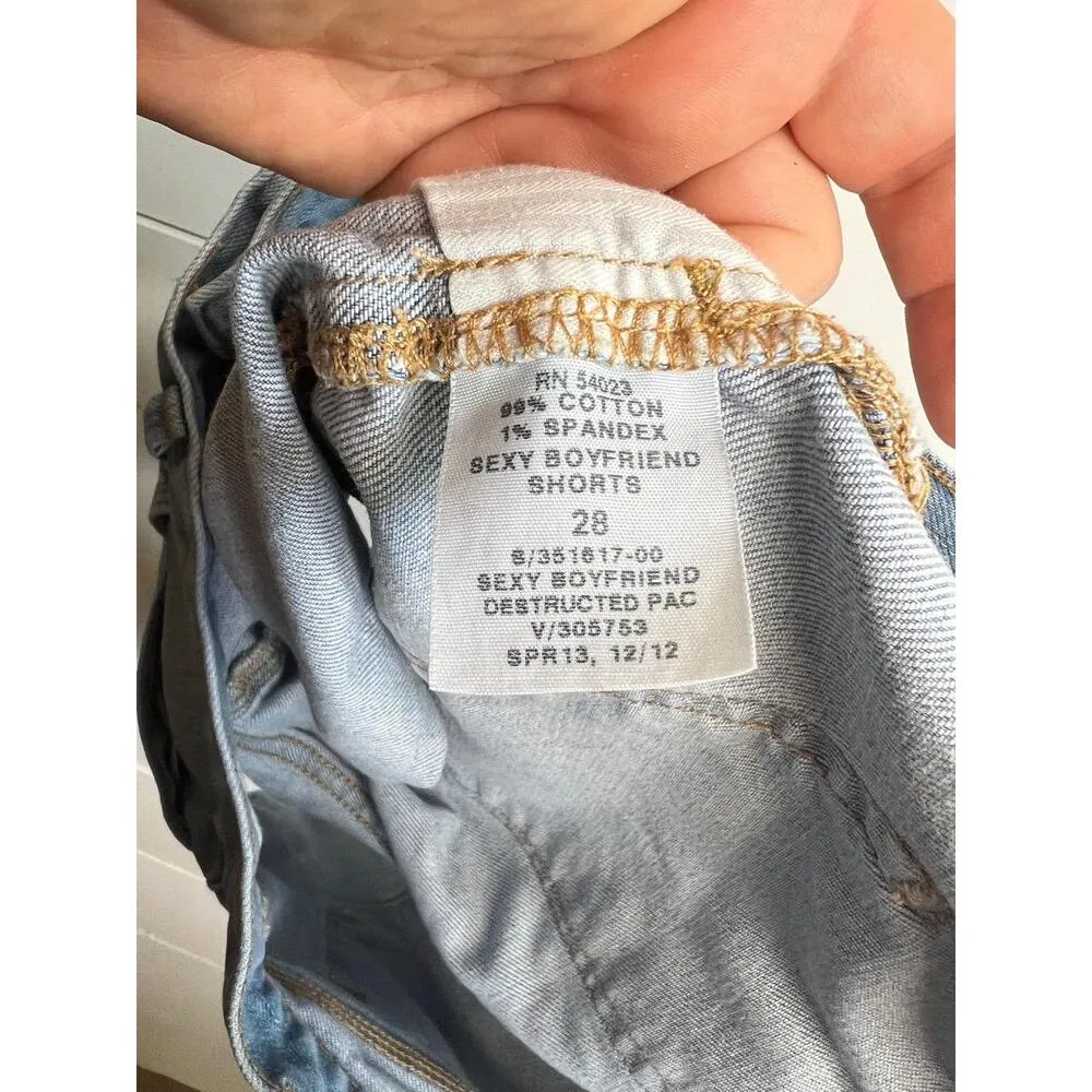 Gap Sexy Boyfriend Destructed Light Wash Distressed Cuffed Shorts Size 28 - Image 11