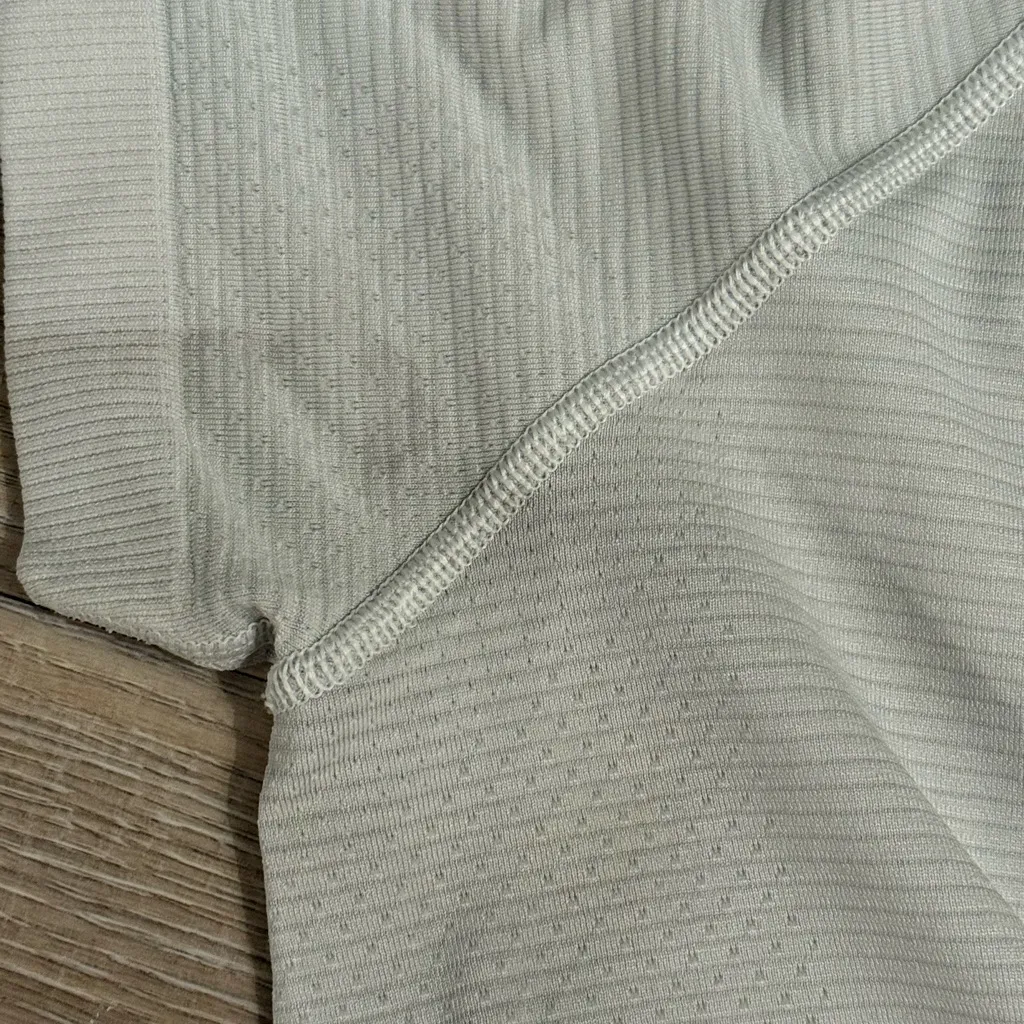 Lululemon White Swiftly Tech Short Sleeve Size 12 - Image 3