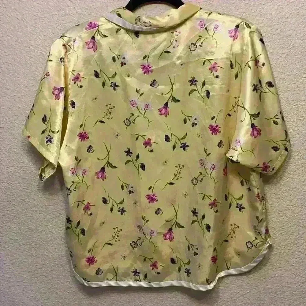 Victorias Secret pj Yellow floral  sz M satin button down sleepwear silky *flaw - Image 7