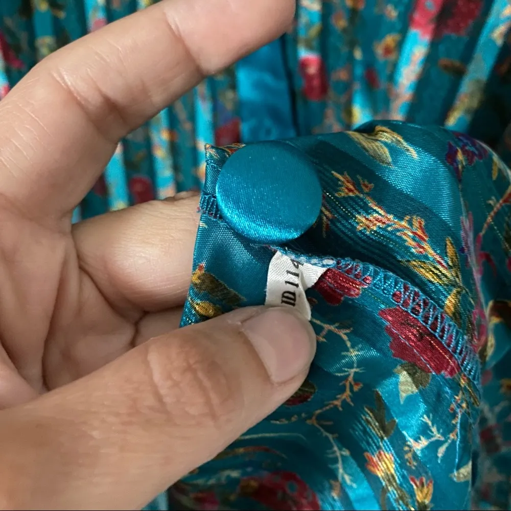 Vintage Victoria's Secret Floral Gold Label Sleep Shirt - Image 5