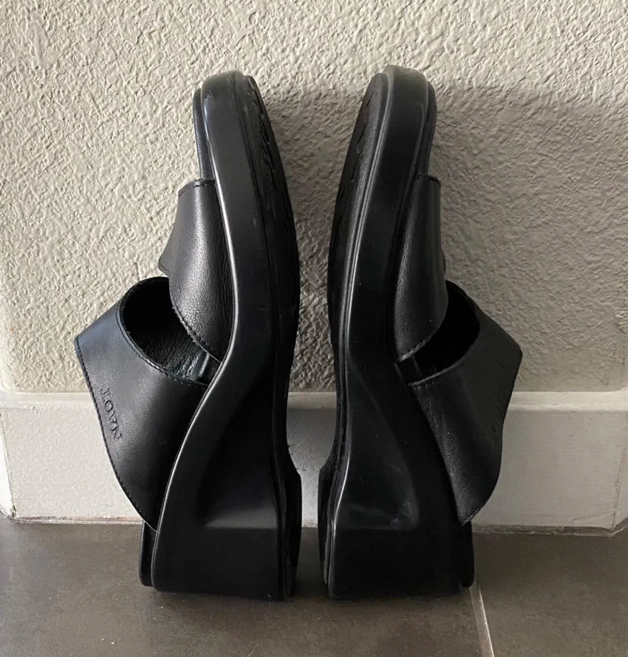 Hardly worn Mint Naot sandals. Sz 36 or 5.5 USA sizing - Image 2