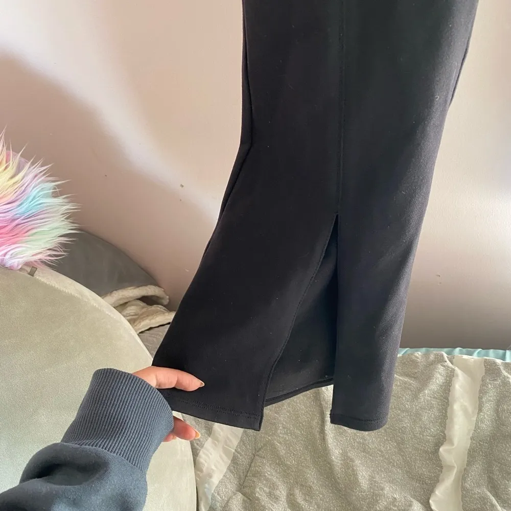 Alo AIRBRUSH HIGH-WAIST FLUTTER LEGGING - Image 3