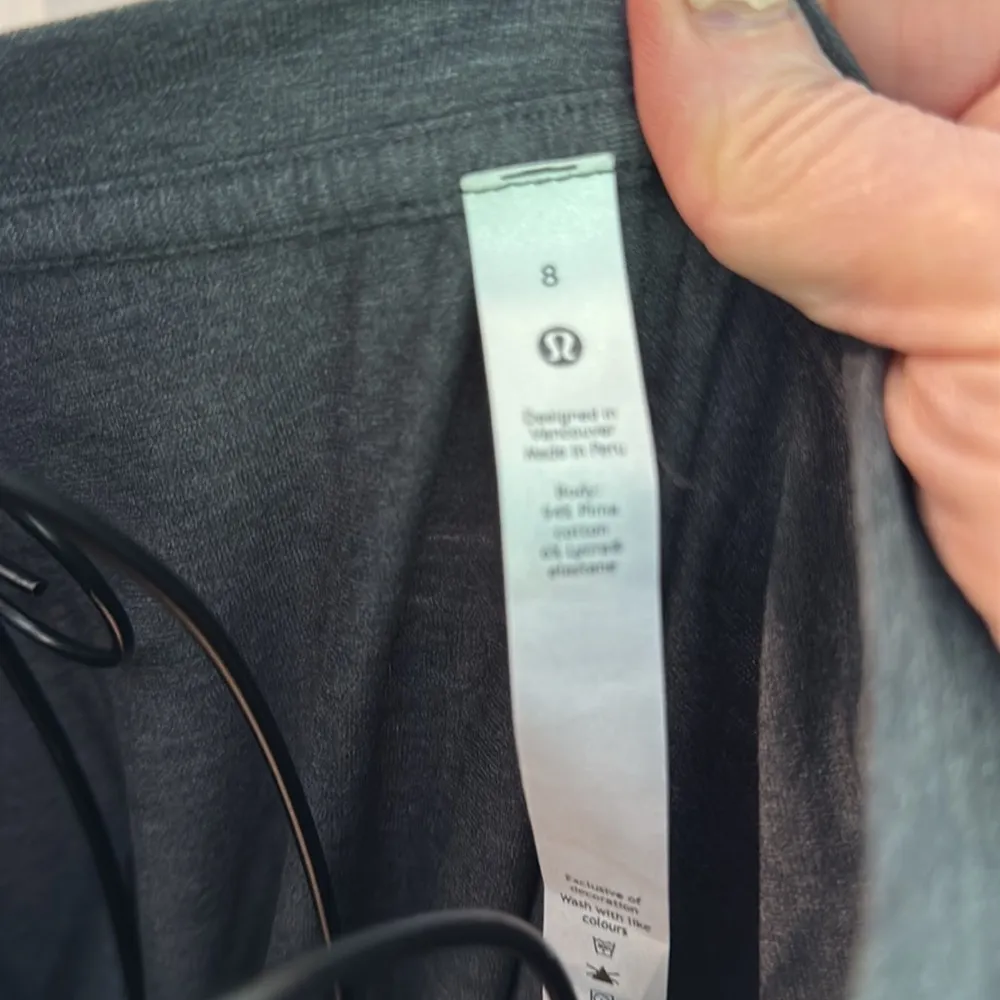 Lululemon side tie V-neck charcoal short sleeve top - Image 5