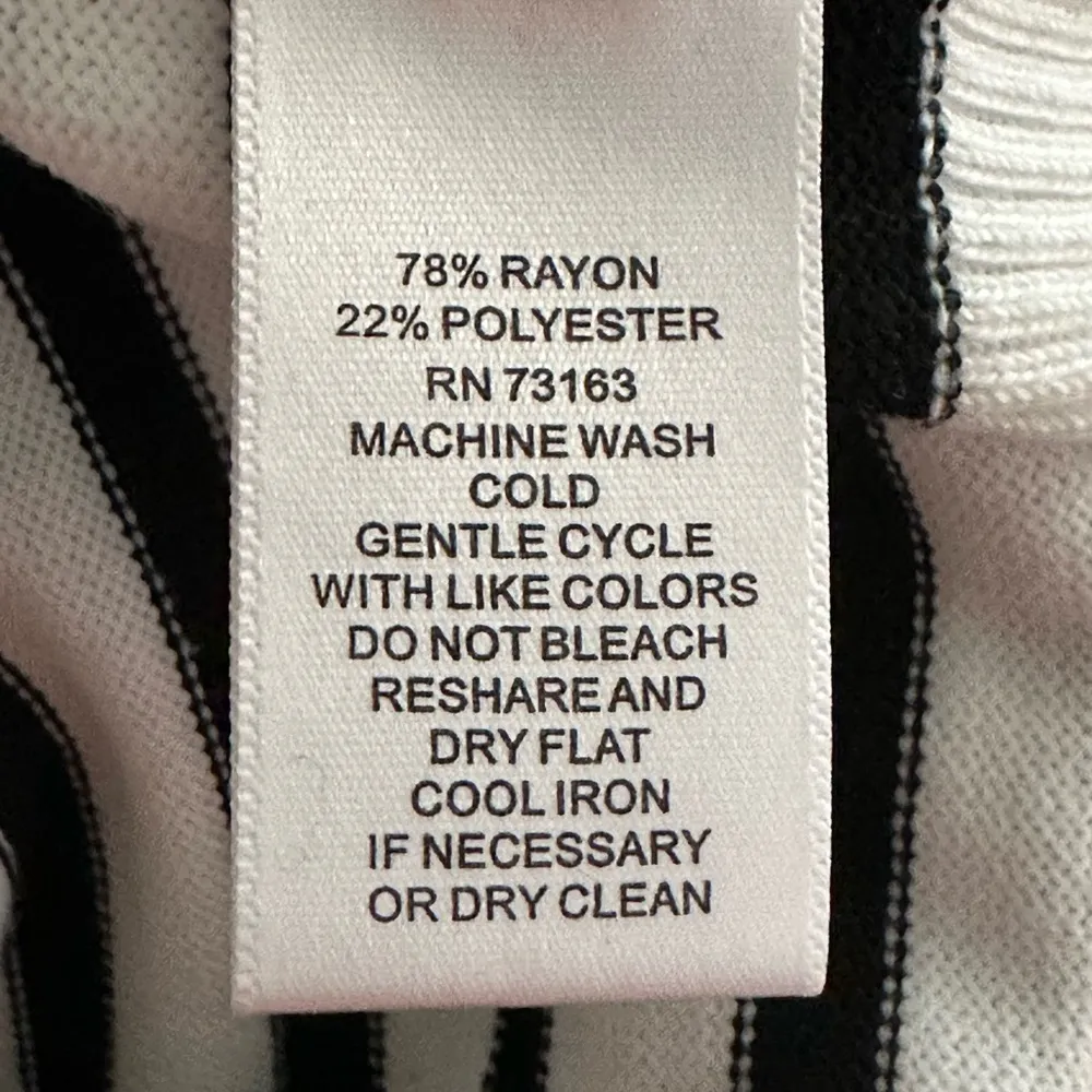 Cable & Gauge Women's Turtle Neck Sweater (S6) - Image 5