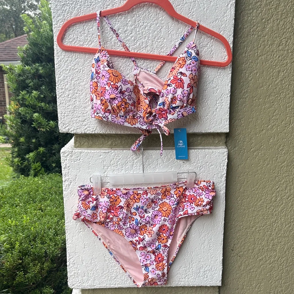 Cupshe Floral Print Swim Top & Mid Rise Swim Bottoms Bikini Set NWT - Image 4