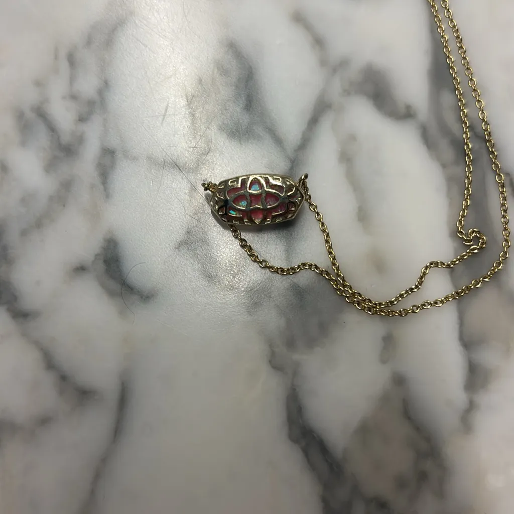 Kendra Scott gold Elisa Pendant pink - Image 3