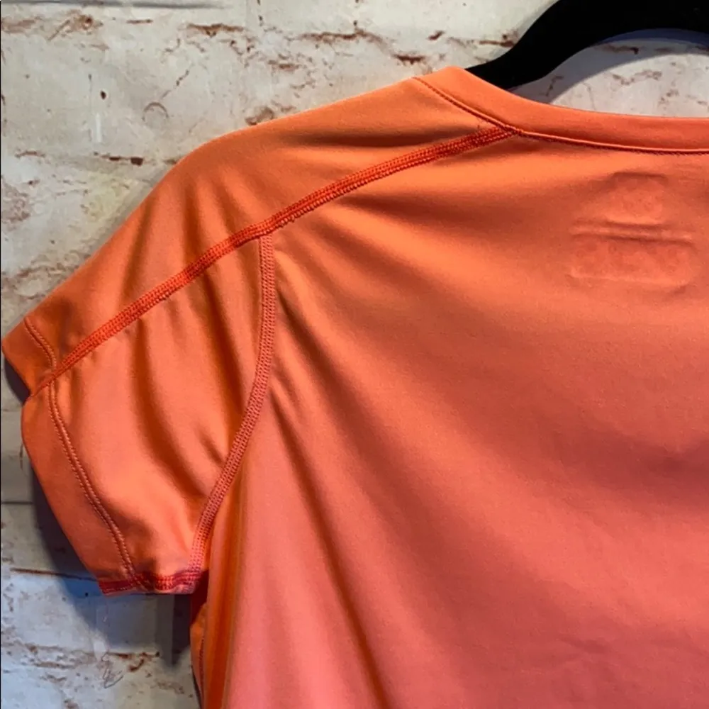 Columbia short sleeve shirt sz XS v neck hiking - Image 6