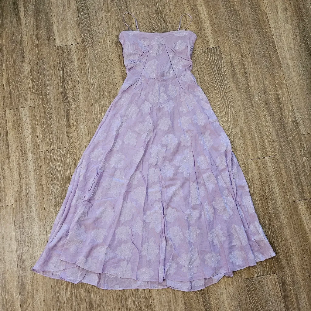 HOUSE OF CB 'Seren' Soft Lilac Orchid Purple Floral Lace Back Maxi Dress - Image 6