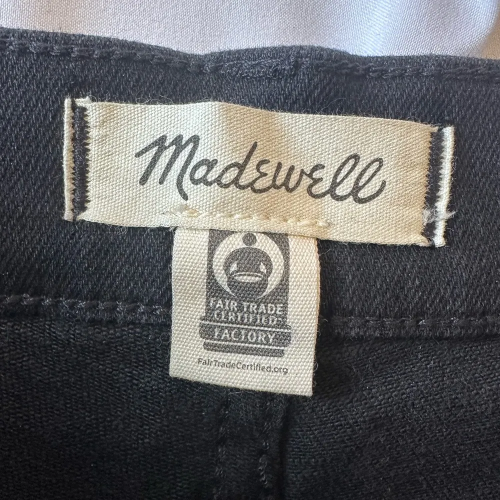 Madewell Petite Mid Rise Kick Out Crop Jeans Black Size 32P - Image 5