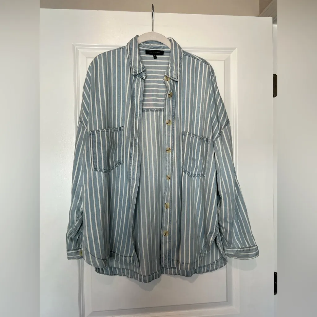 NWOT American Eagle Blu Pepper Pinstripe Blue Chambray Button Up Shirt Medium - Image 6