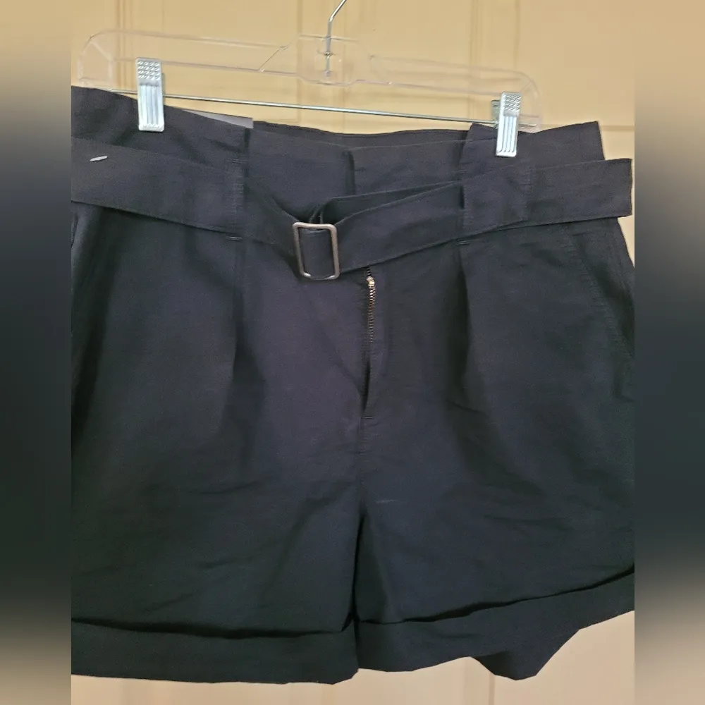 Banana Republic Women's shorts - Image 4