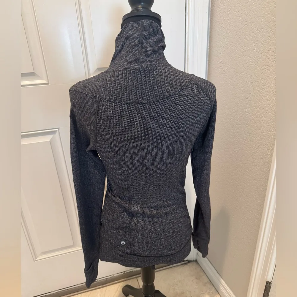 Lululemon  Think Fast Pullover Women’s Herringbone Zip Front Sweatshirt size 4 - Image 3