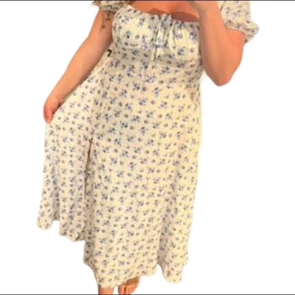 ✨HP✨Ditsy Floral Square Neck Drawstring Thigh Split Dress✨ White Size L - Image 8