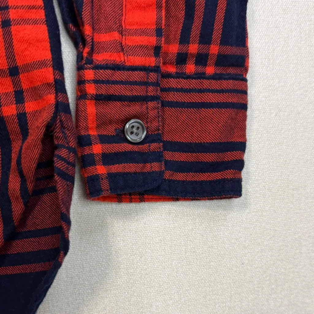 Old Navy Red and Black Plaid Men's Shirt - Image 6