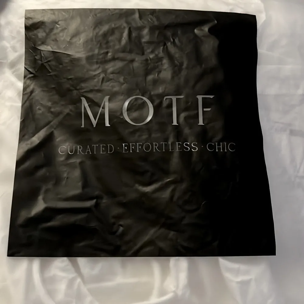 MOTF Lightweight Drawstring Trench Coat in White, Size L New in Packaging White Size L - Image 15