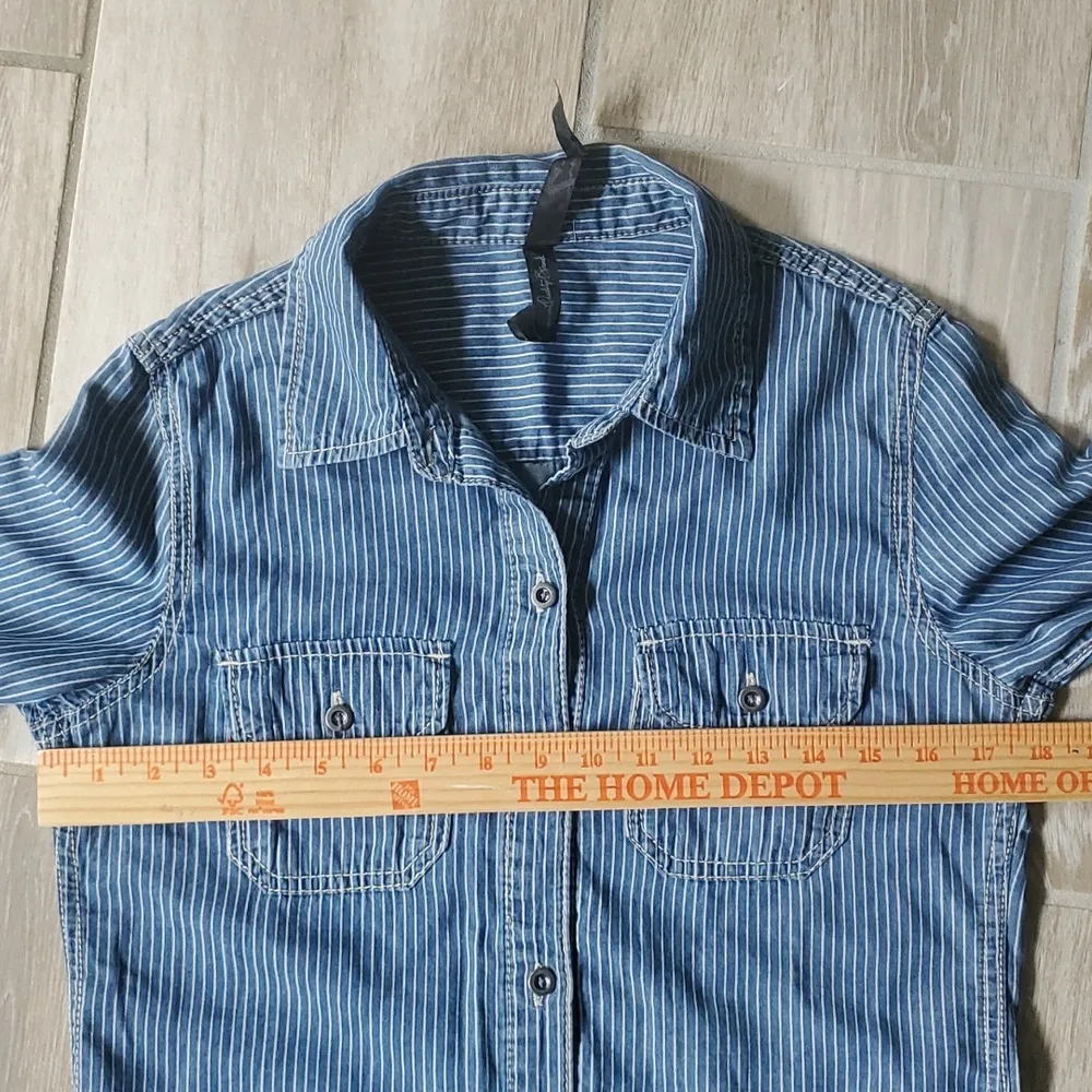Seven7  Striped Chambray Button Down Shirt - Image 15