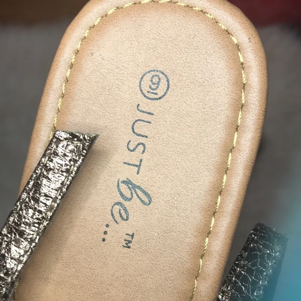 New mocha sandals gladiator style size 9 - Image 5