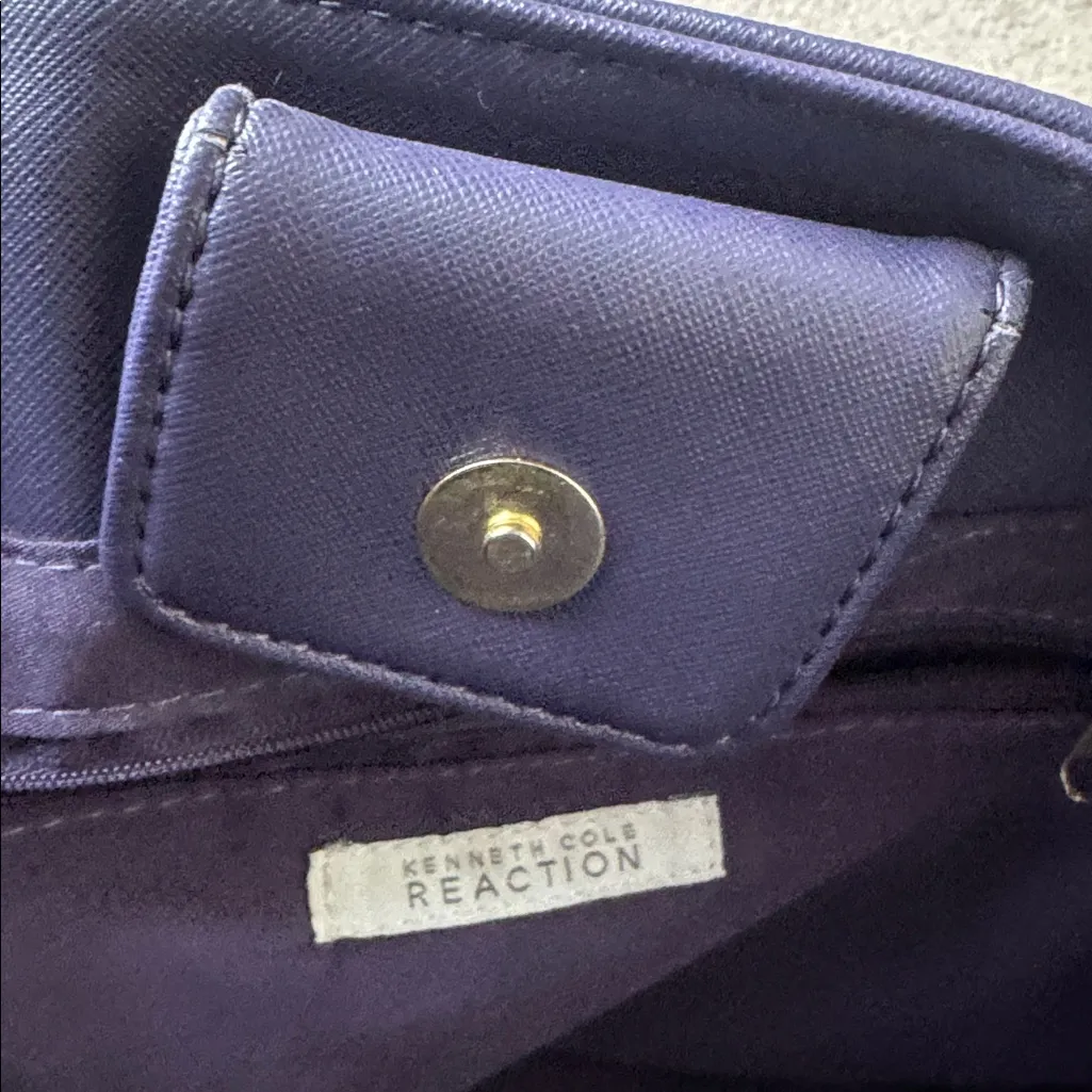 Kenneth Cole Reaction Indigo Reaction Navy Tote - Image 6