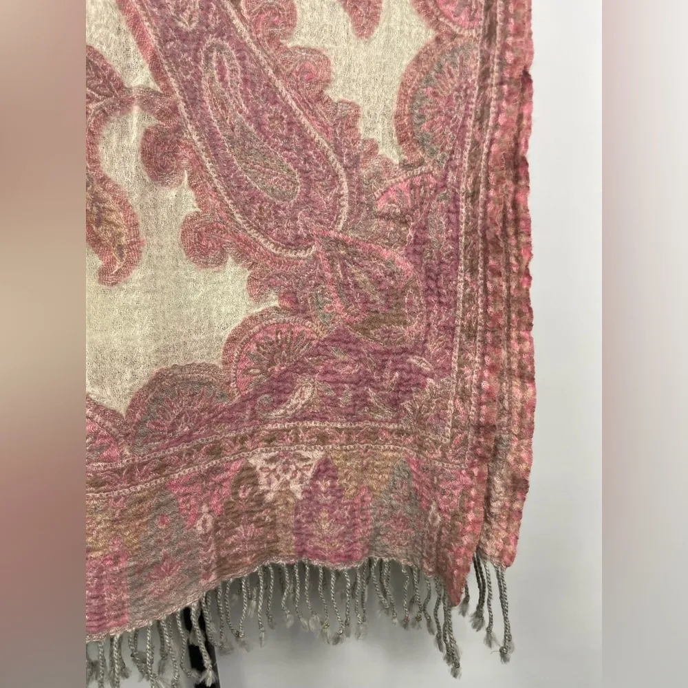 Mala Alisha Pink Cream Paisley Batik Print 100% Pure Wool Scarf with Gray Fringe - Image 3
