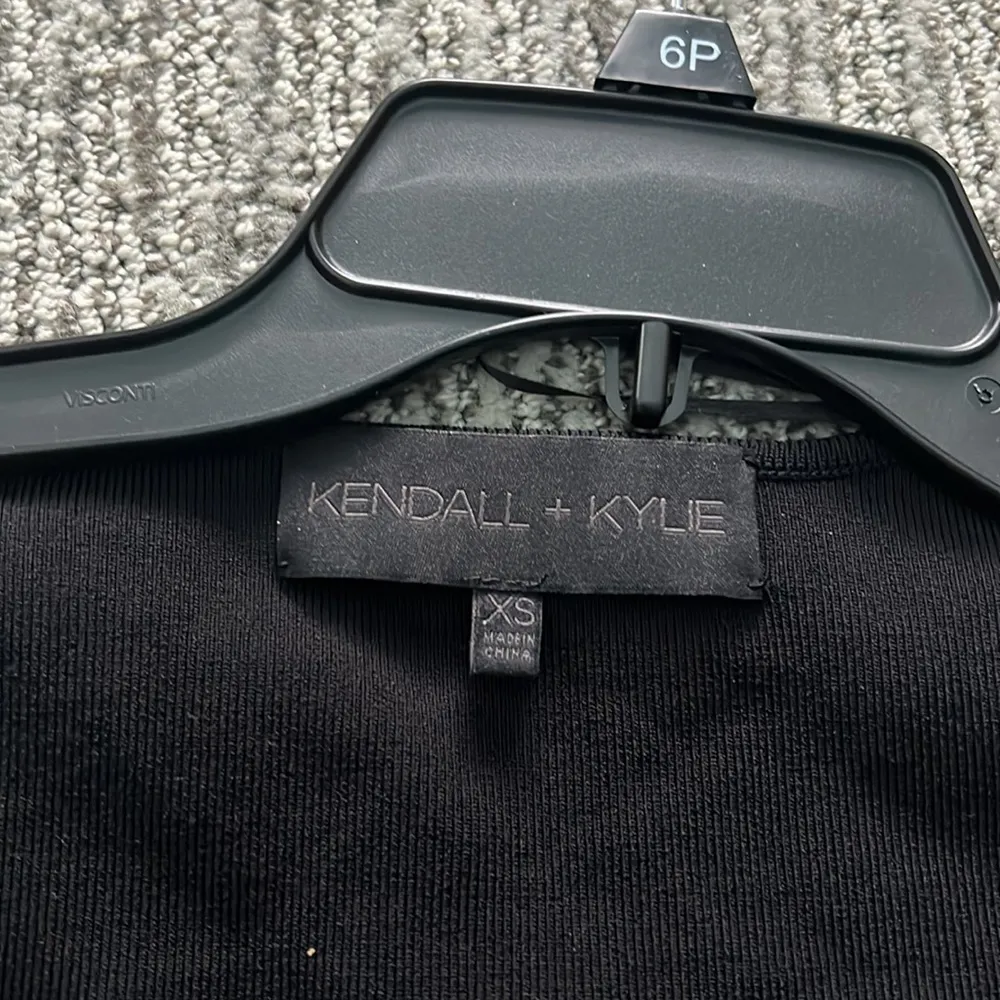 Kendall & Kylie Square-neck Crop Top - Image 3