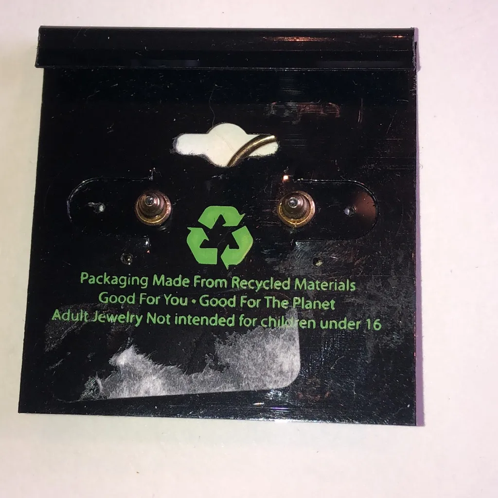 Taramanda Gold Tone CZ Rhinestone Circle Earrings - Image 4