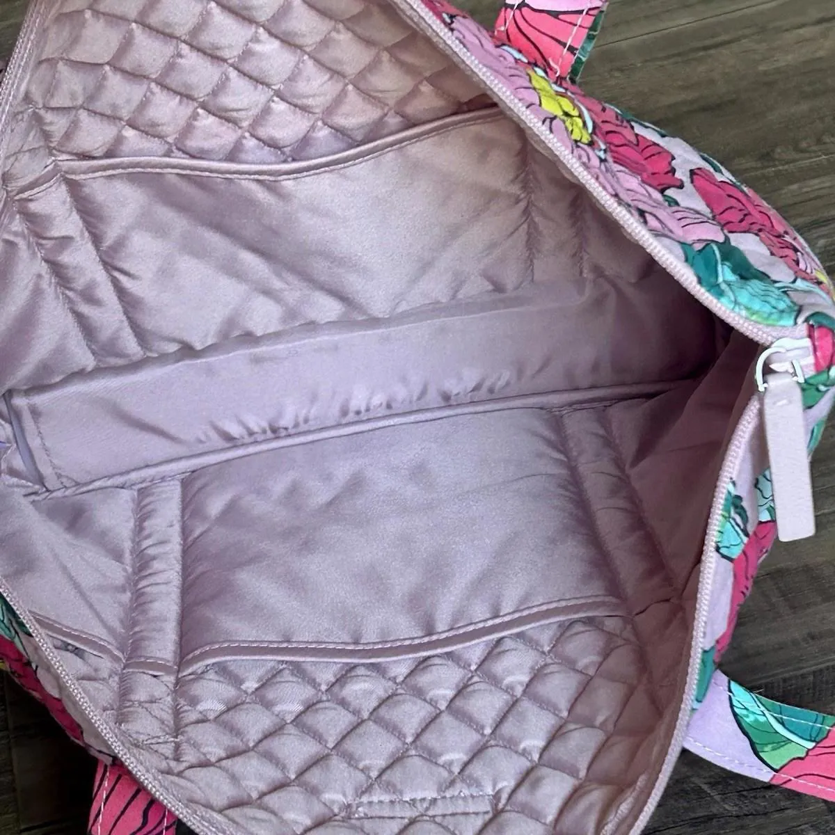 Vera Bradley Villager Tote in Vintage Floral, Excellent Condition - Image 5