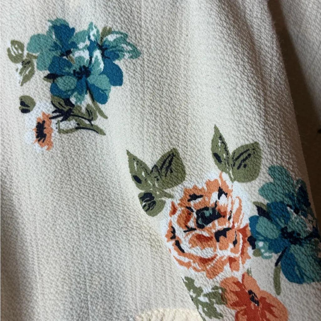 Entro Cream Floral Blouse with Tassel Detail - Image 3