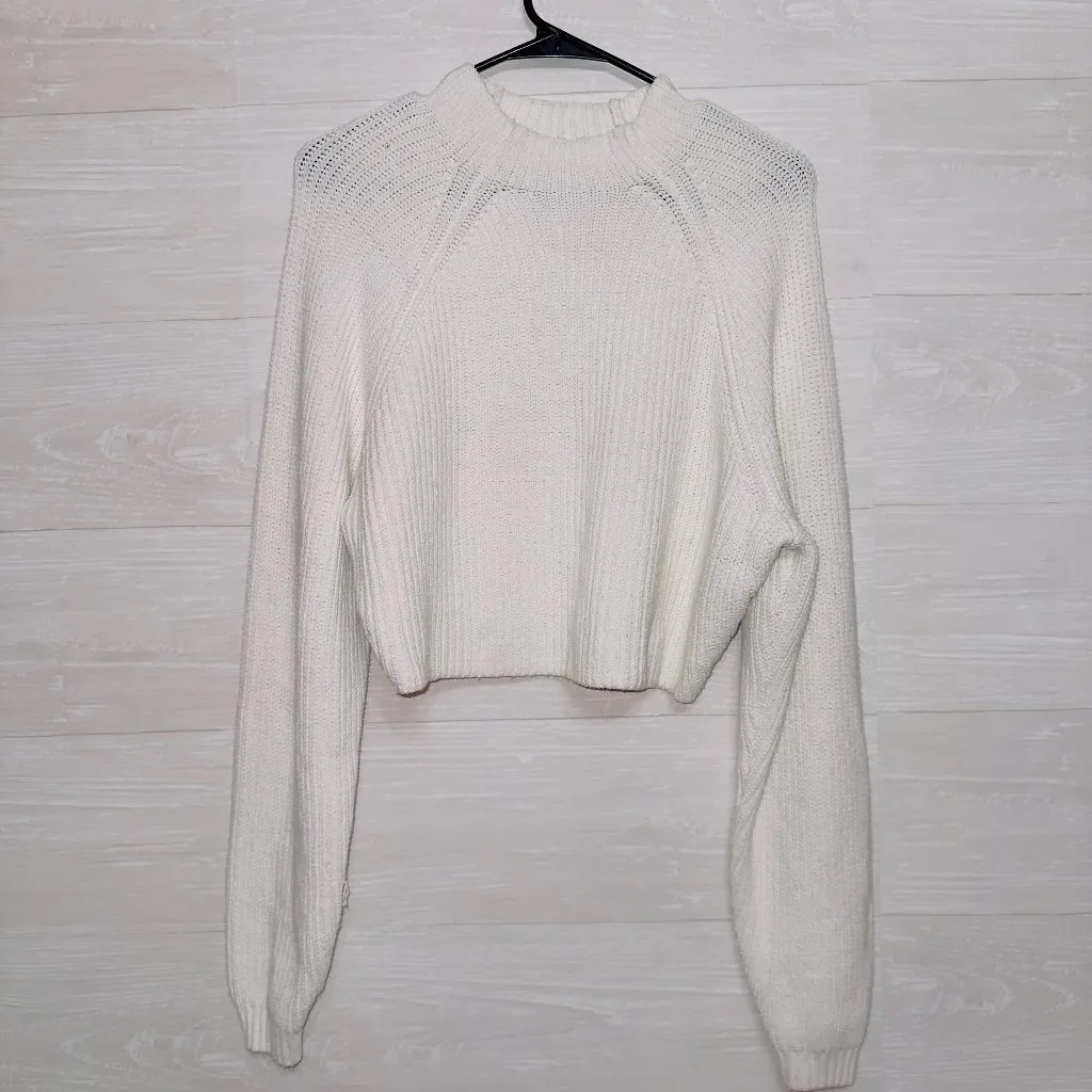 Hollister Women's Medium White Long Sleeve Mock Neck Knit Crop Sweater - Image 3