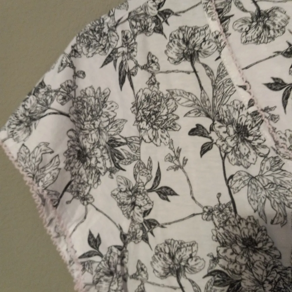 ME by Miss Elaine M Loungewear Top Button Down Front Black Size M - Image 7