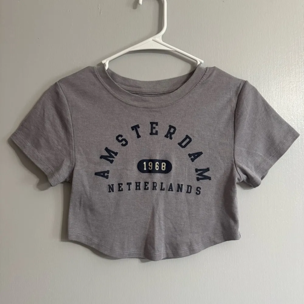 Amsterdam Netherlands Grey Crop Top Size XS Gray - Image 5