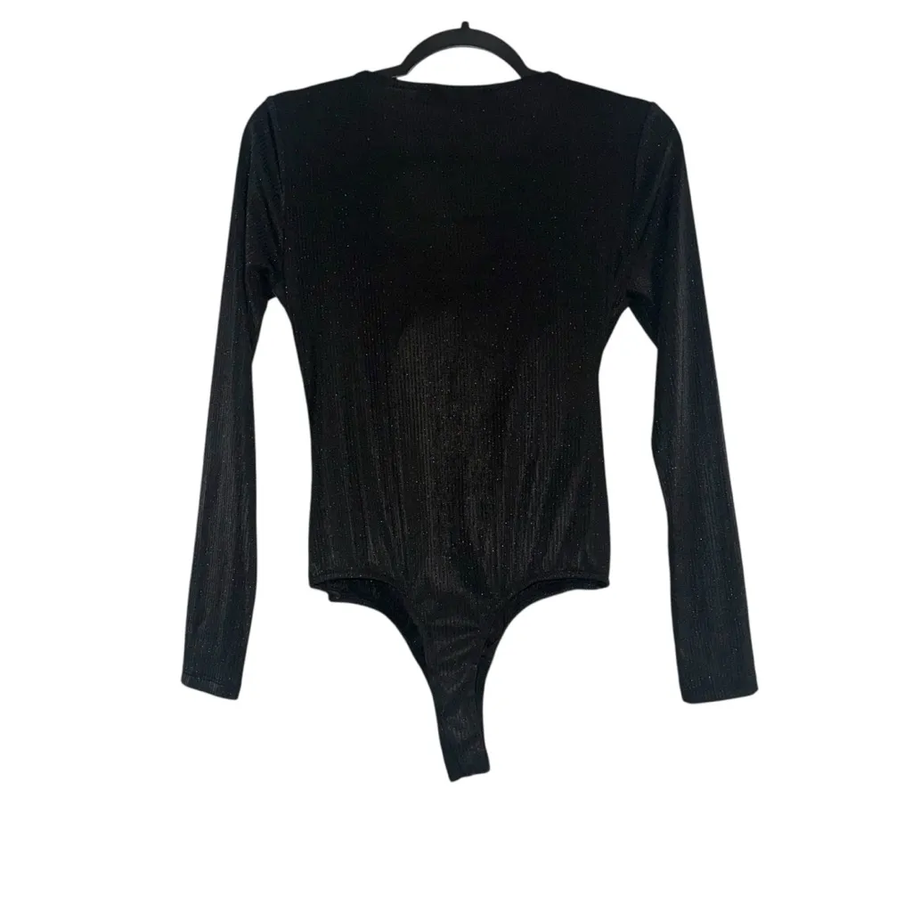 Astr The Label Reese Metallic Black Twist V-Neck Long Sleeve Bodysuit MEDIUM - Image 3