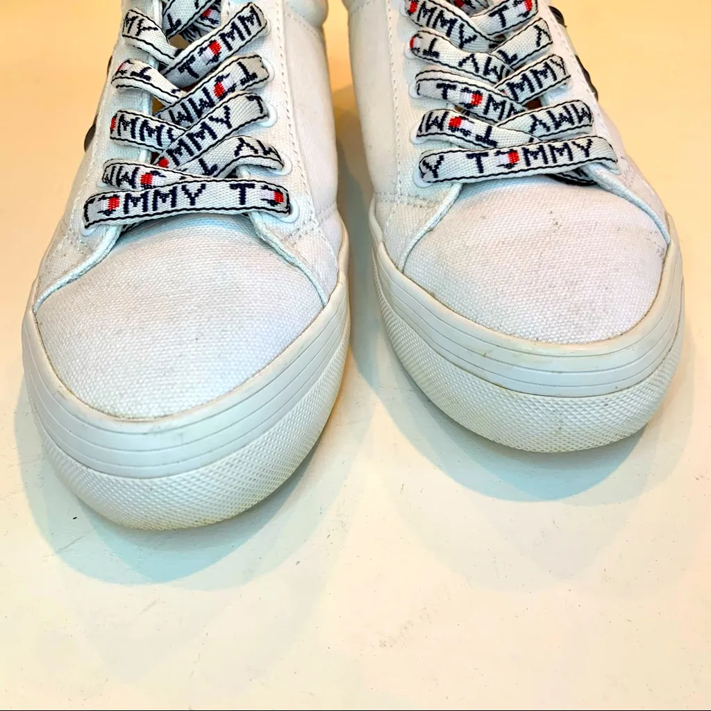 Tommy Hilfiger Fantim canvas lace up sneaker with logo laces Size 6.5 - Image 5