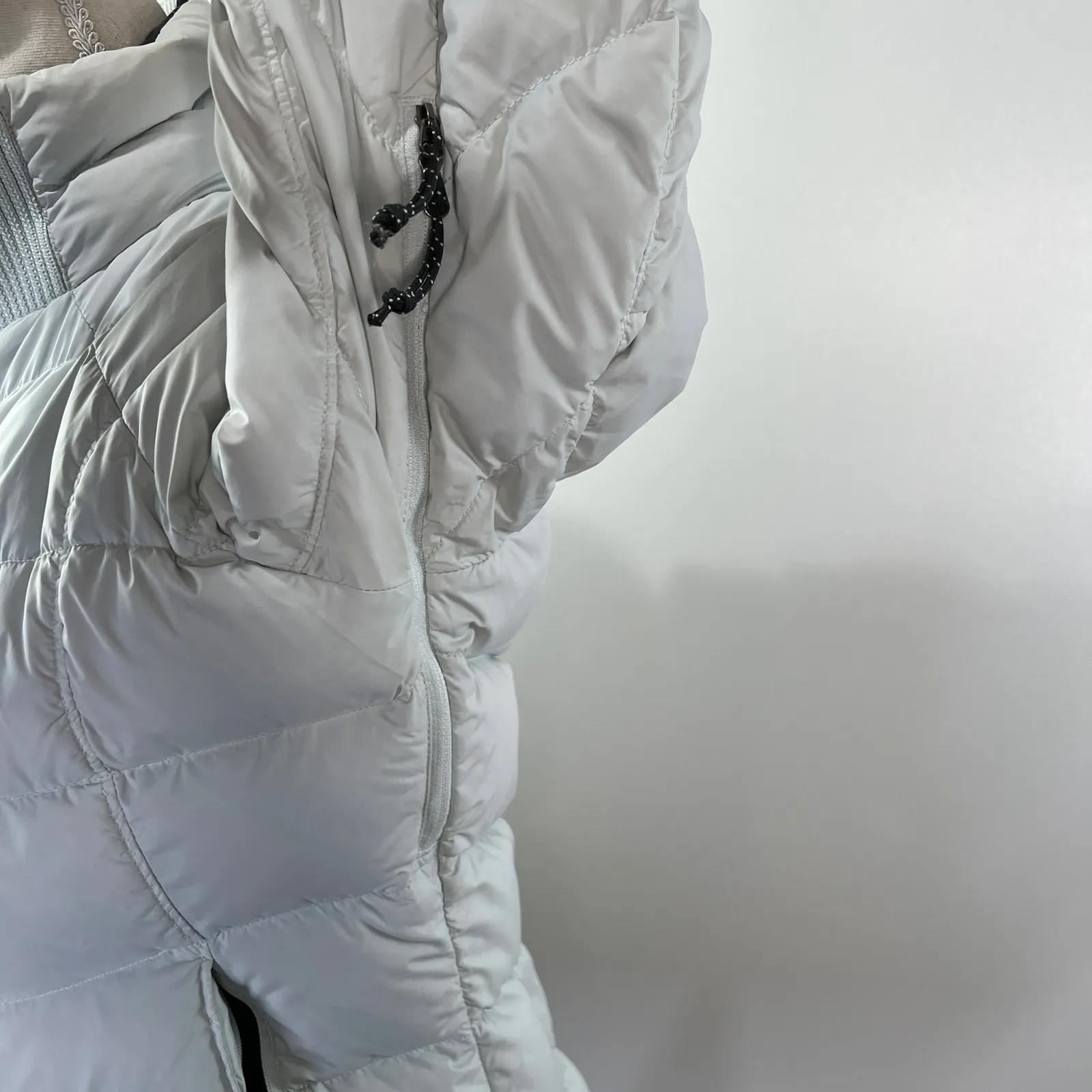 Mountain Hardwear Mountain Hardware Down Puffer Jacket Winter White - Image 7