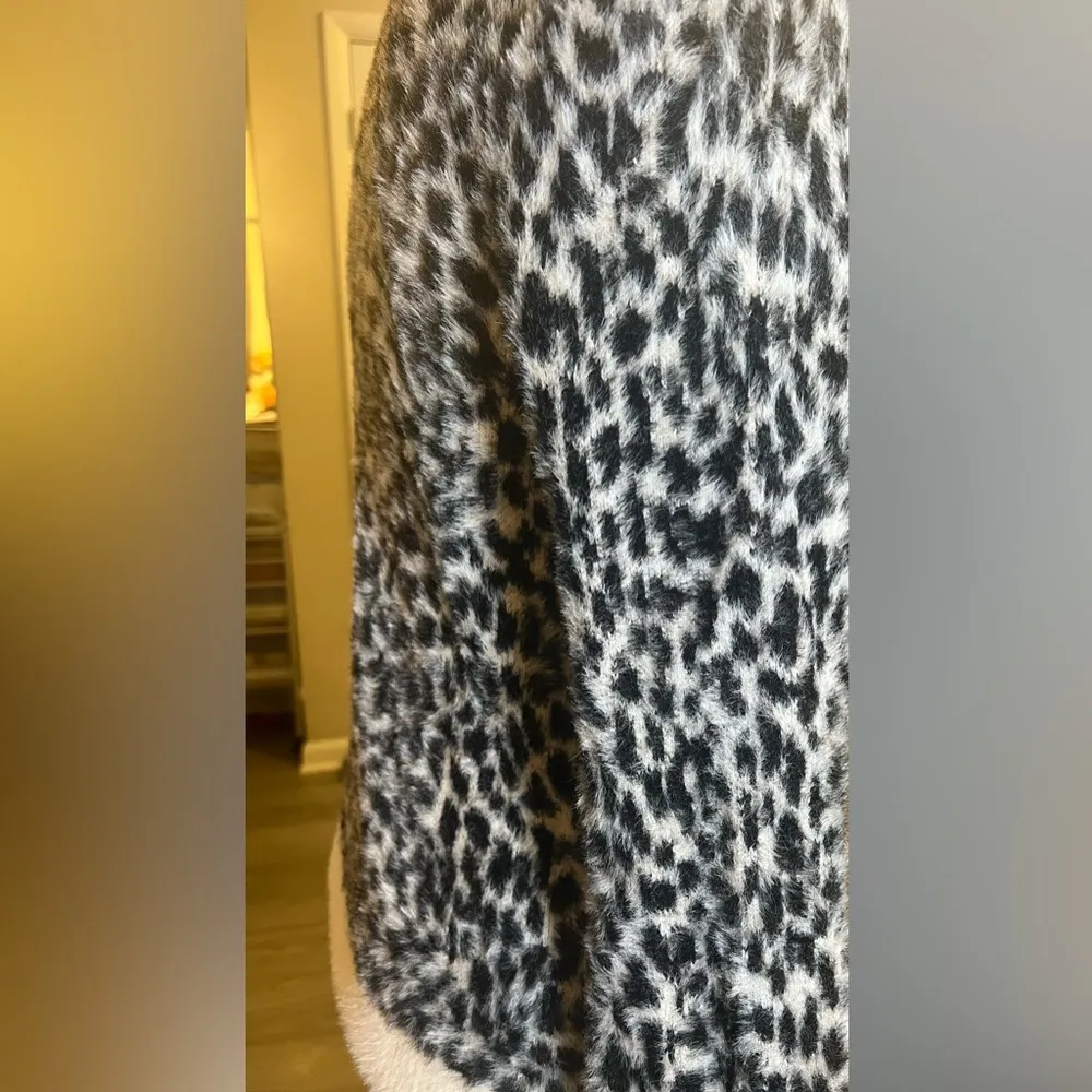 Leopard Print Sweater - Image 3