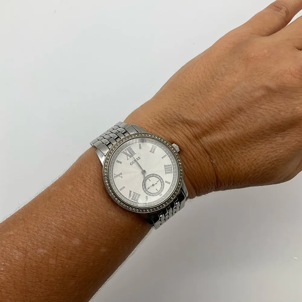 GUESS STAINLESS STEEL LINK WATCH - Image 4