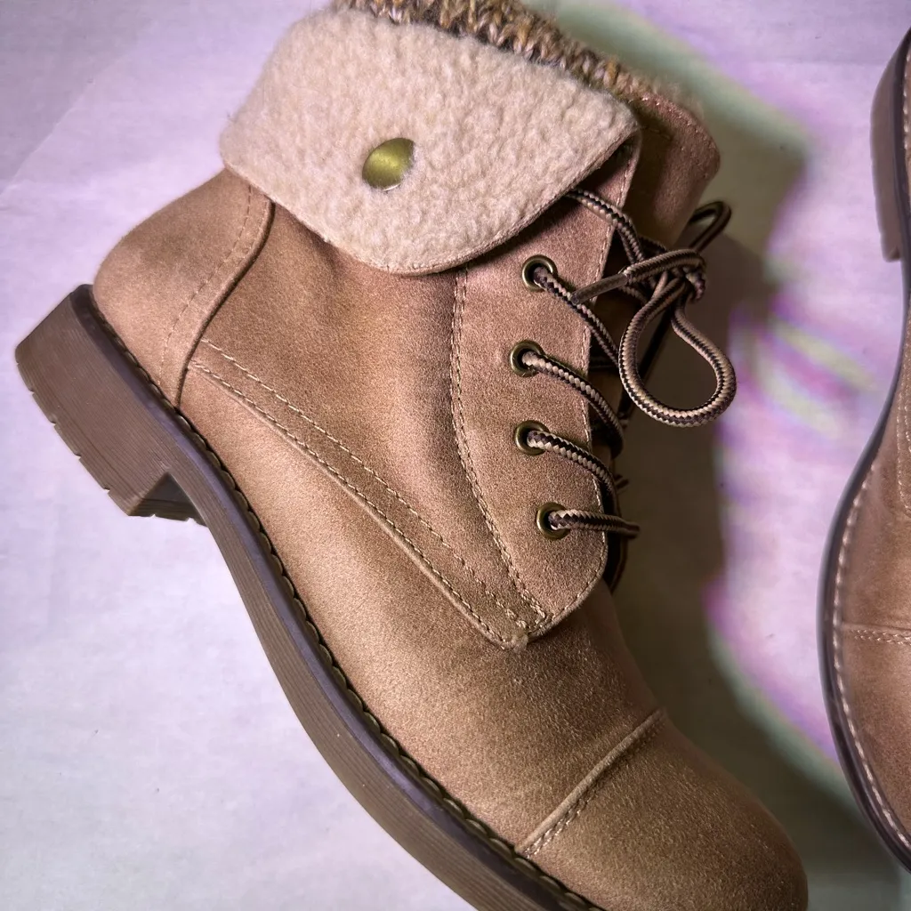 Cliffs by WHITE MOUNTAIN Tan Moto Boots with Cream Cuff Size 6.5 - Image 6