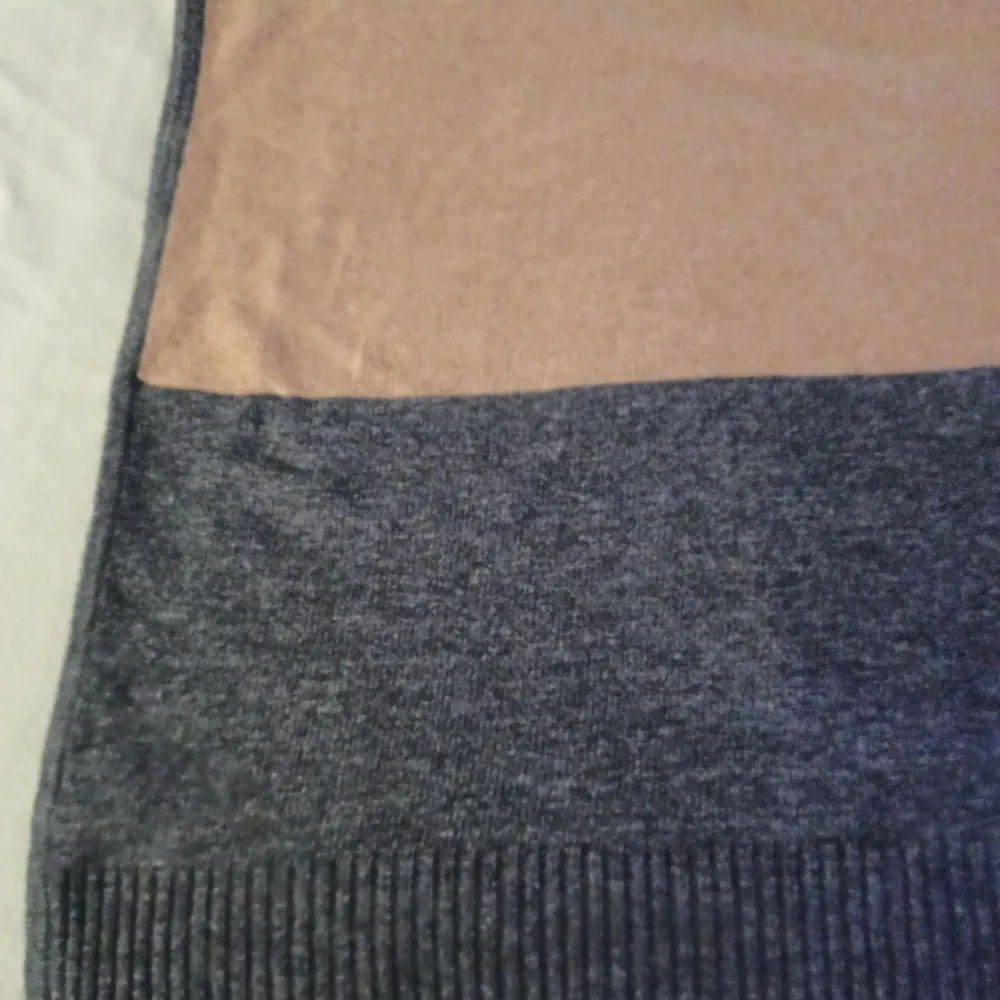 Max studio womens 60% lambswool colorblock poncho size small - Image 13