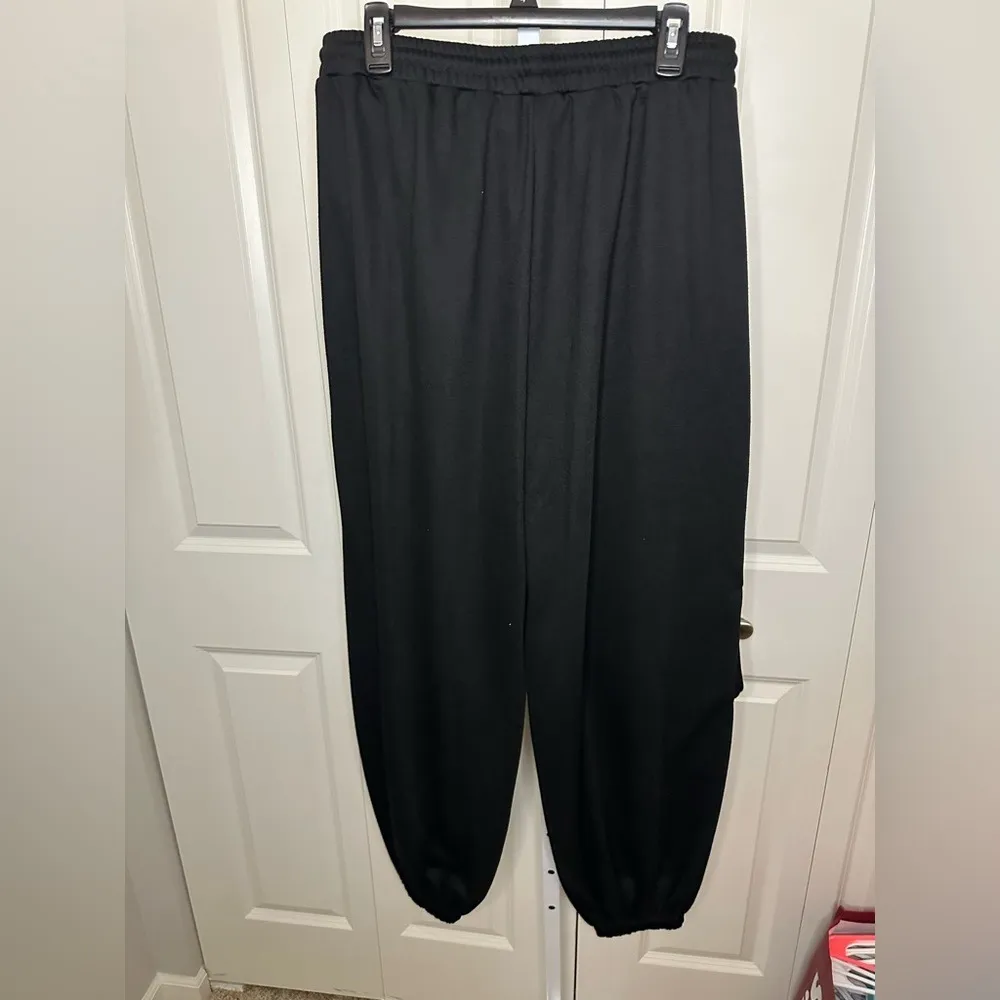 Cider Black Cargo Pants with Elastic Waistband and Tapered Legs - Image 3