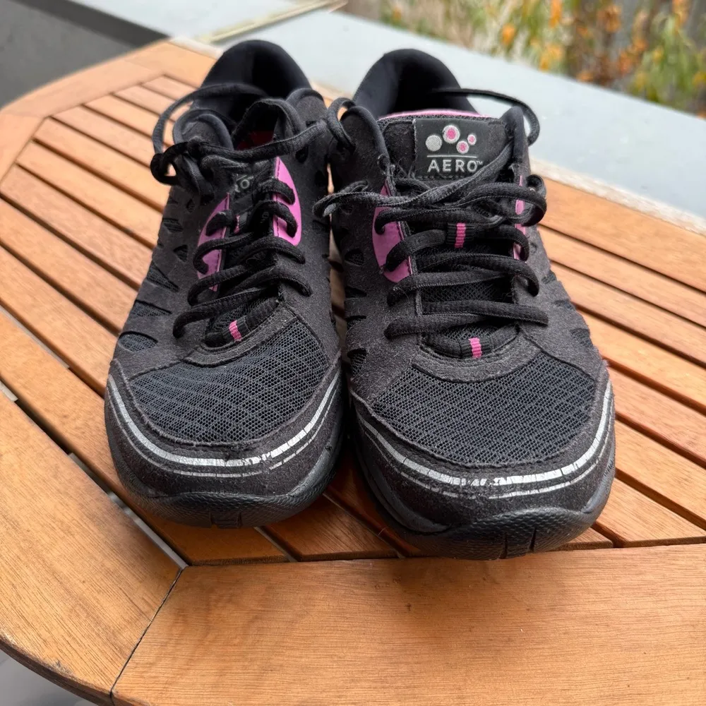 Vibram  Azeleh Abeo Aero Breast Cancer Awareness  Women’s Athletic Shoe Size 8.5 - Image 3