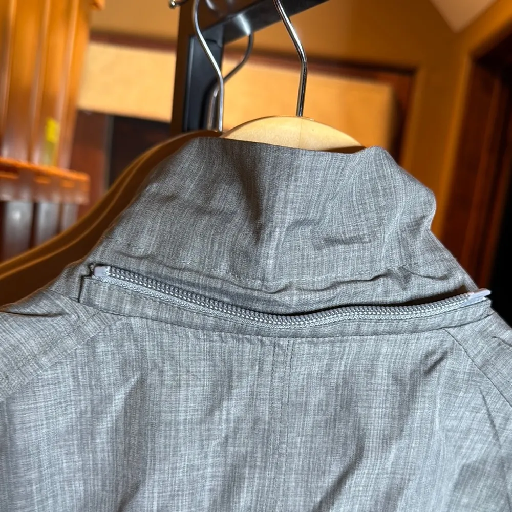 Kirkland Signature Ladies' Trench Coat Light Gray Size XL - Image 15