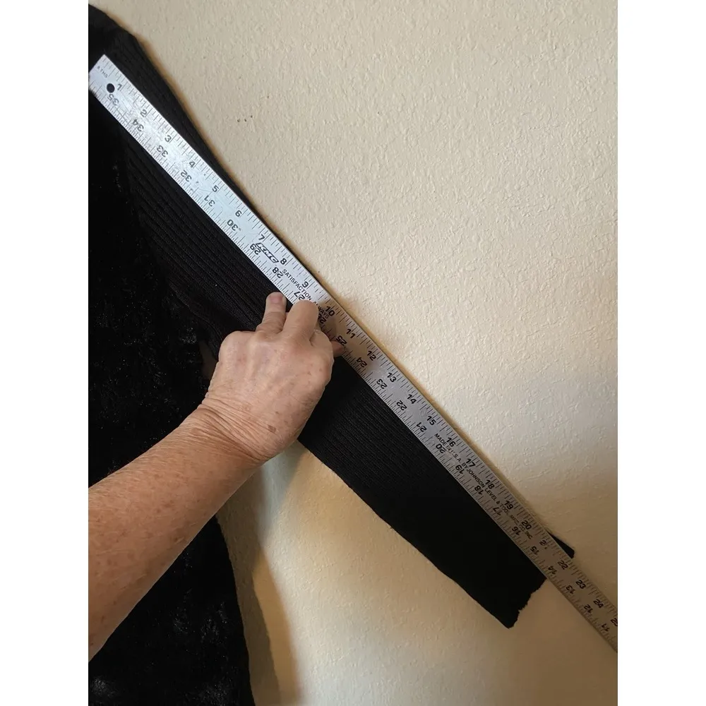 Alfred Dunner Woman's Black Faux‎ Fur Front Zip Up Sweater Back/sleeves. Large - Image 8