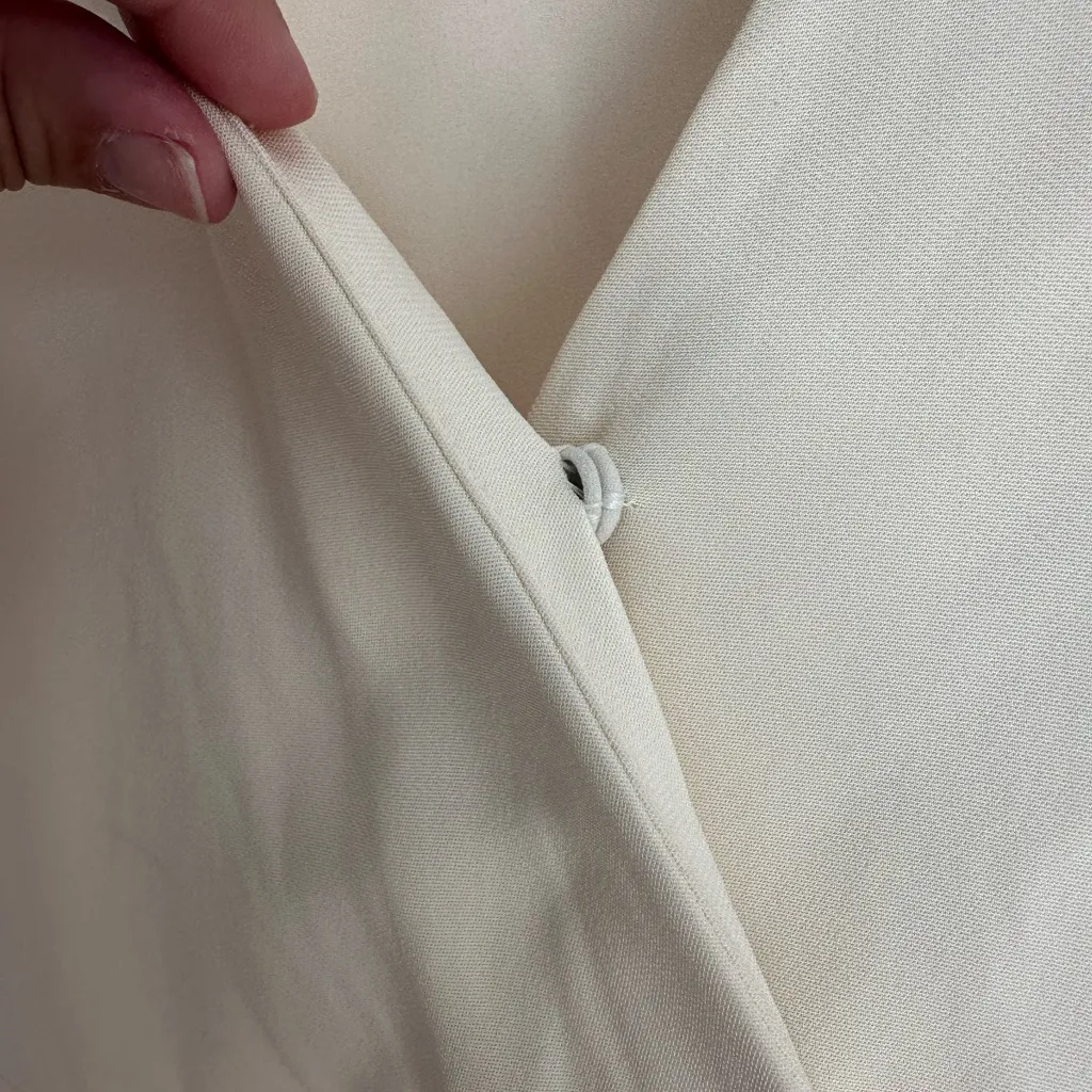 Alexis Ivory Shey‎ Satin Side Slits Crepe Style V-Neckline Dress size S - Image 10