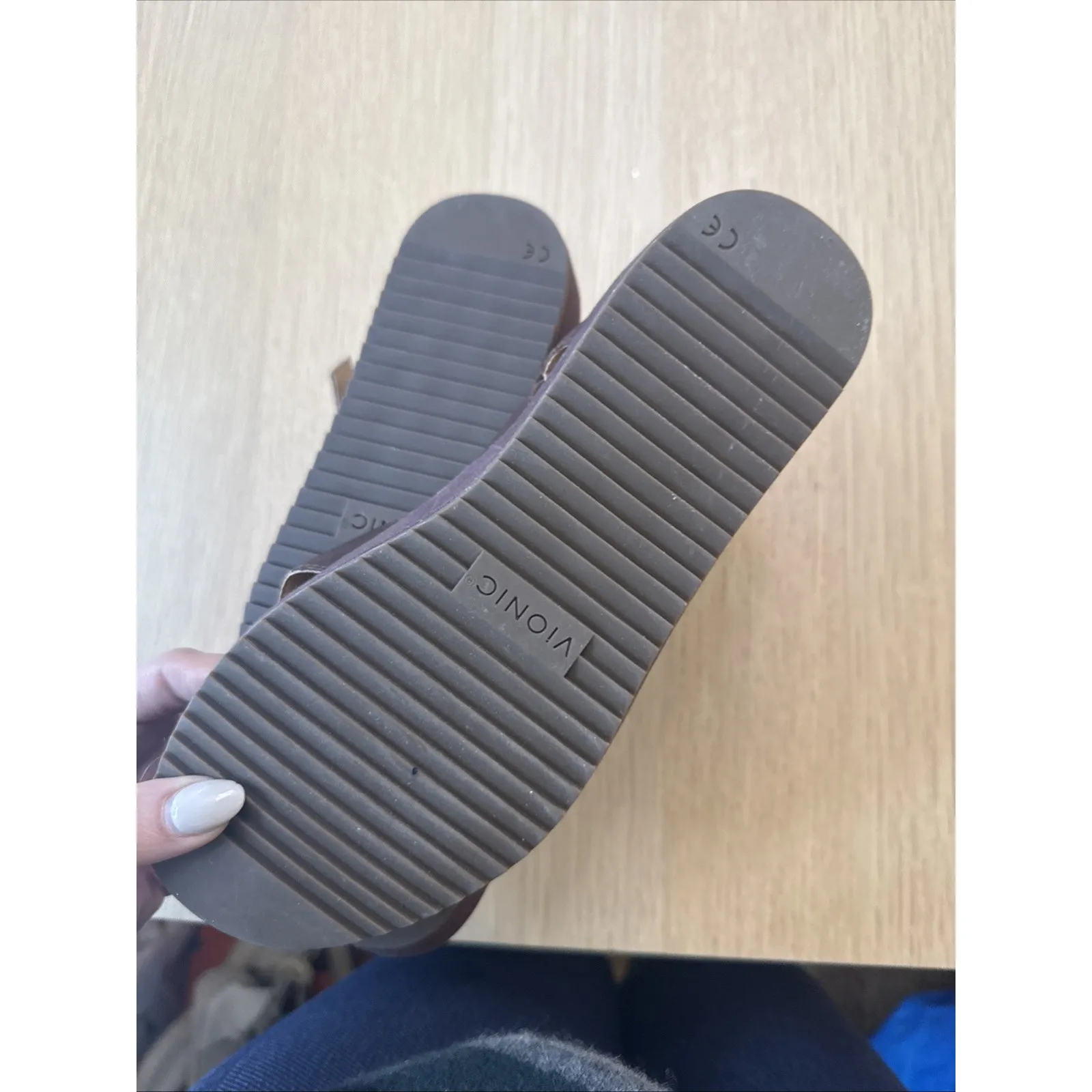 Vionic Violet Chocolate Brown Size 7 wedge sandals comfort shoes - Image 4