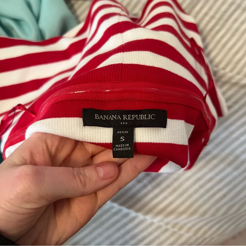 Banana republic off the shoulder Red and White Striped Top - Image 3