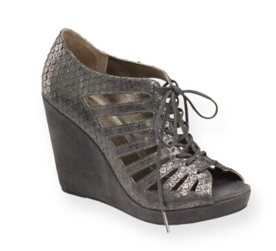 Johnston & Murphy Maddie Metallic Snakeskin Print Lace Up Wedge - Image 12